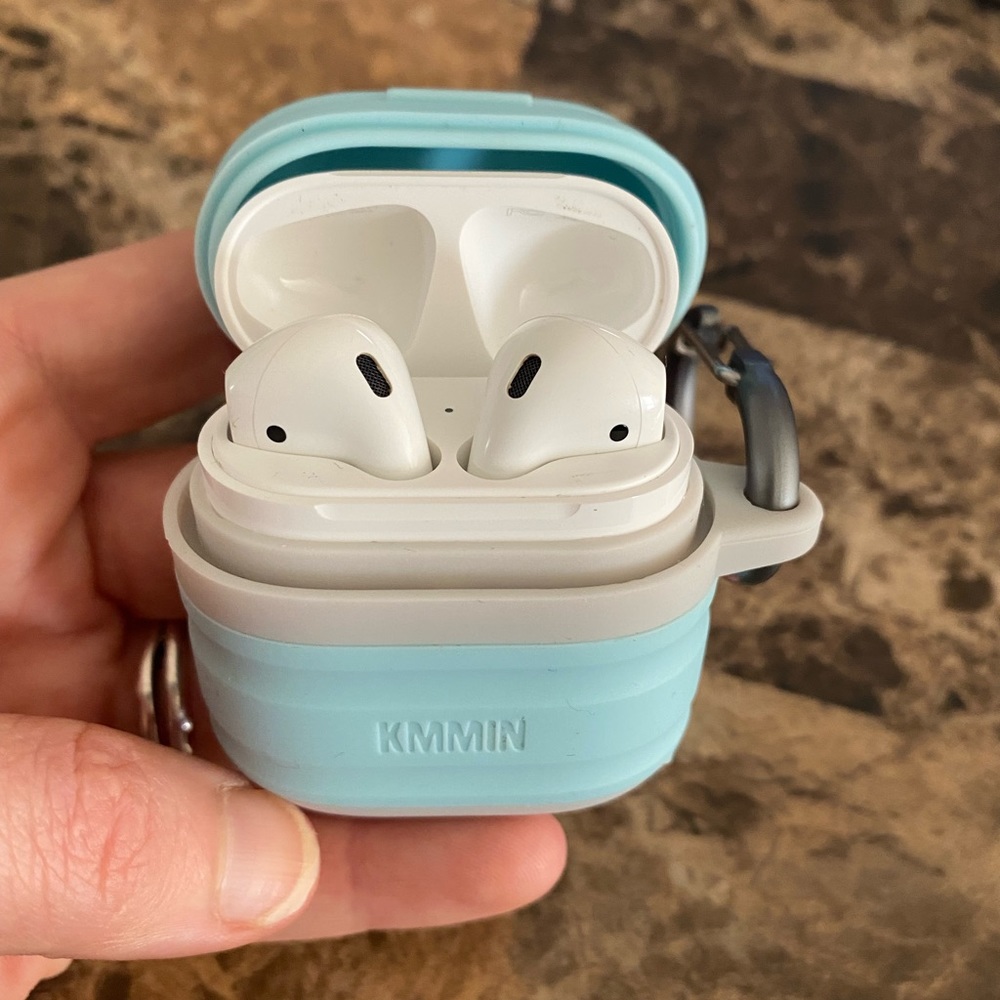 Apple AirPods 2nd Generation - Picture 3 of 5